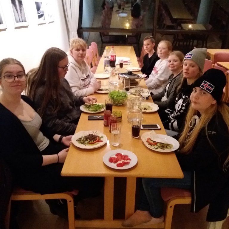 Endað á mat í kirkjunni :)