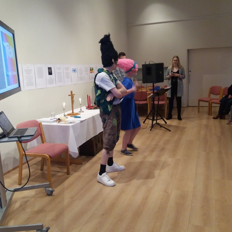 Tröll í heimsókn í sunnudagaskólanum :)