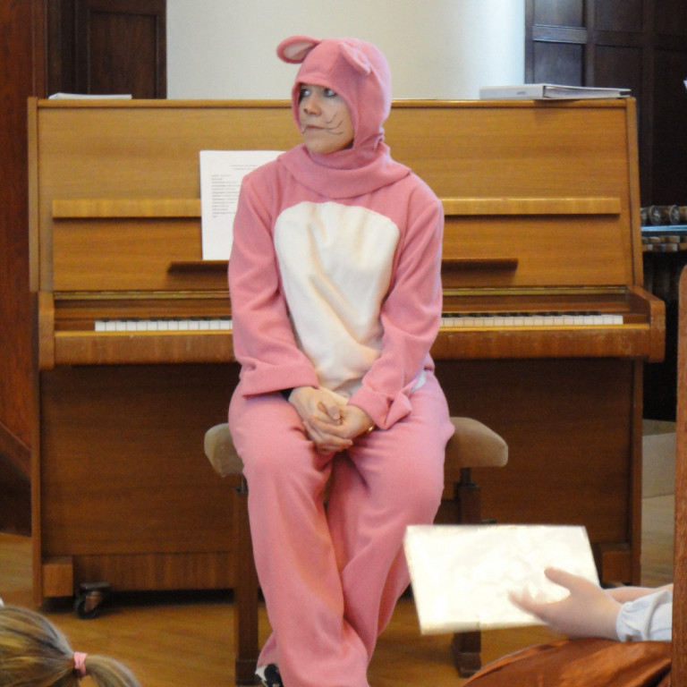 Bleiki pardusinn spilaði undir hjá kórnum