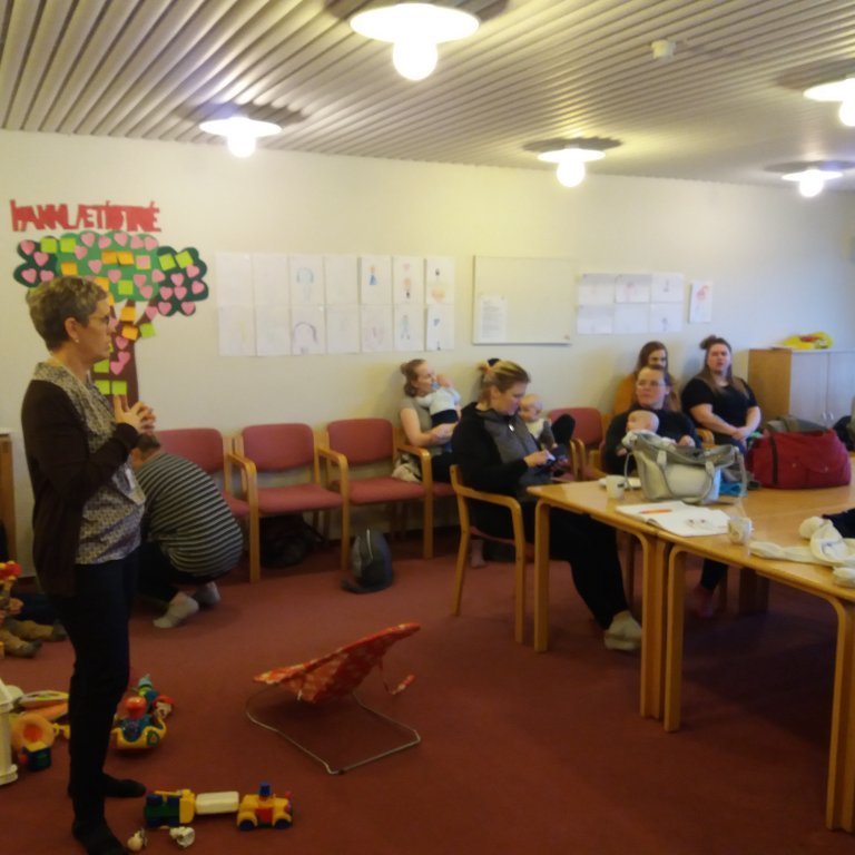 Hrafnhildur Ævarsdóttir hjúkrunarfræðingur og ljósmóðir með fyrirlestur um öryggi barna