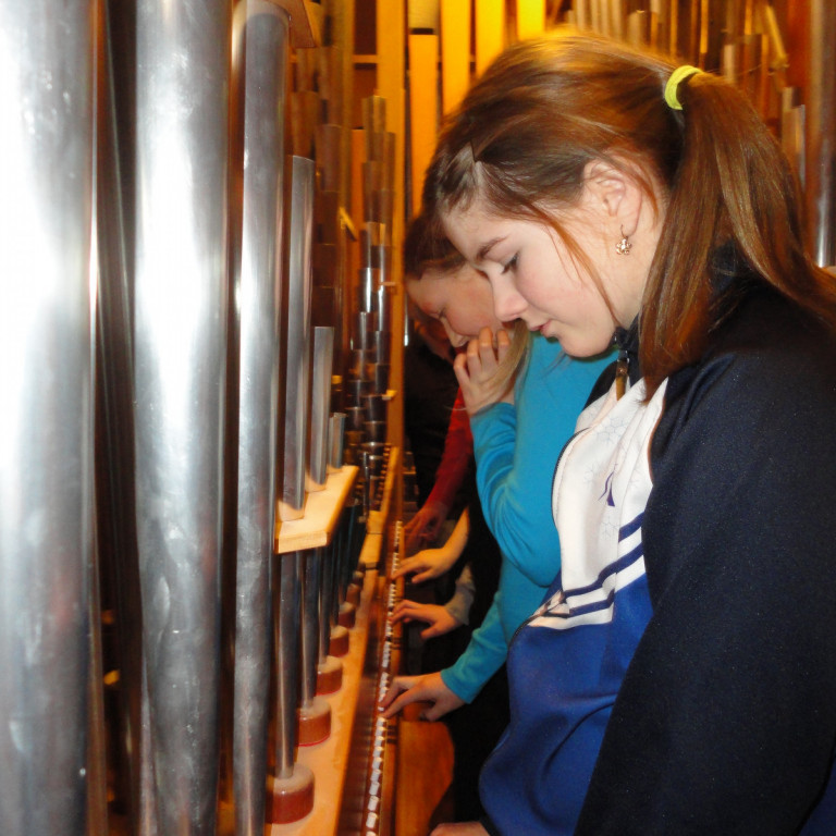 ba7016d869755508cfec960a44f1dafd