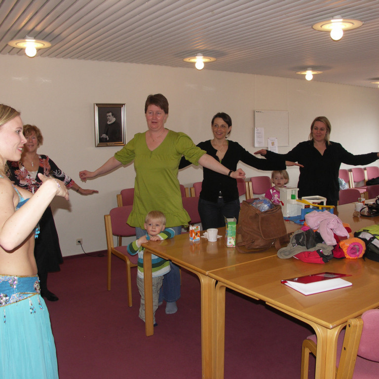 Kynning á magadansi á mömmumorgni