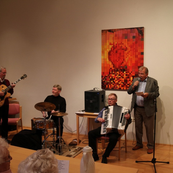 Hljómsveit Pálma Stefánssonar flutti lög Óðins Valdimarssonar.