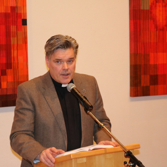 Sr. Svavar Alfreð Jónsson flutti lokaorð og bæn.