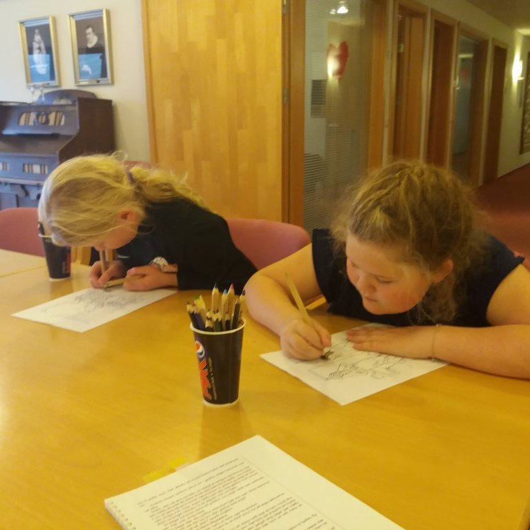 sögustund og lita :)