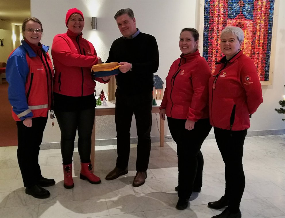 Gjöf frá Slysavarnadeildinni á Akureyri