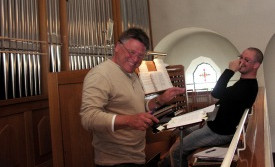 Michael og Eyþór bregða á leik á æfingu