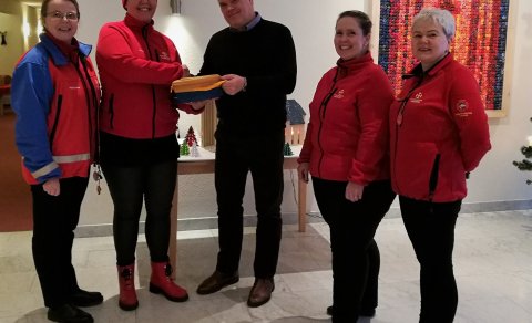 Gjöf frá Slysavarnadeildinni á Akureyri