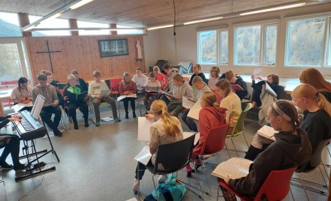 Eldri barnakór á Hólavatni