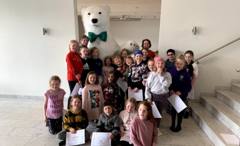 Það hefur verið kalt á Norðurlandi og í lokapartíið kom ísbjörninn Barri Bjartur í heimsókn. Hann re…