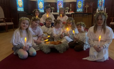 Yngri barnakór á æfingu